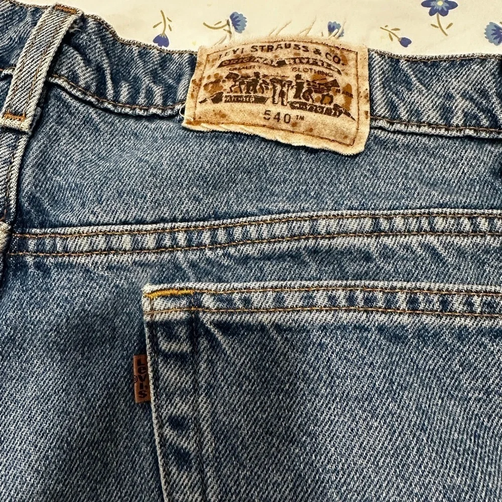 Vintage ‘96 Levi's 540 Men’s Sz: 42 Relaxed Fit Jorts Denim Blue Shorts.